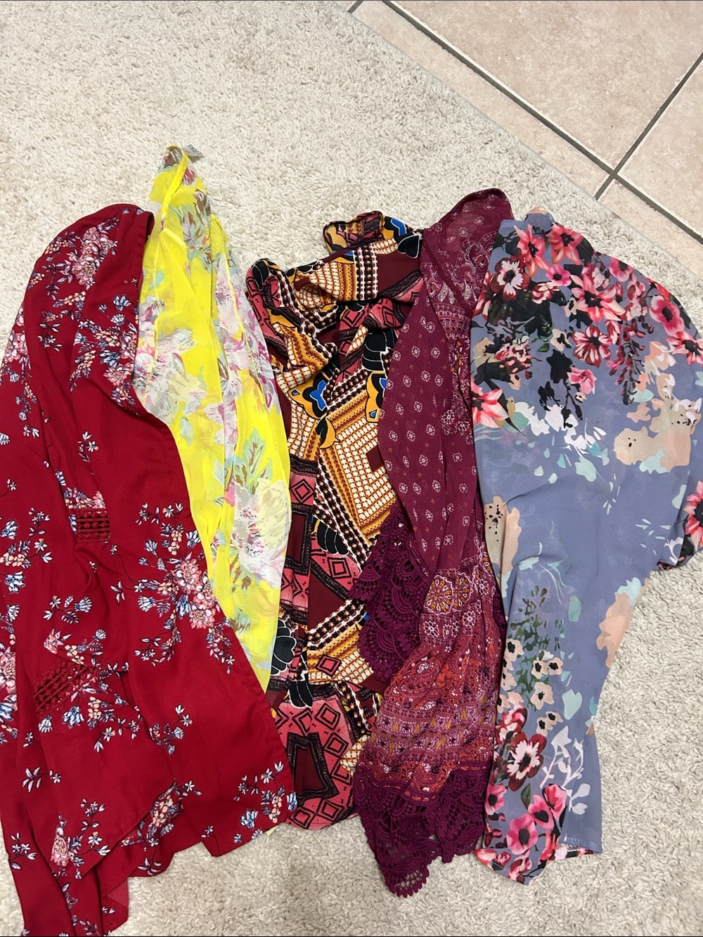 Bundle of 5 kimonos! All in Great condition with a mix of colors!
